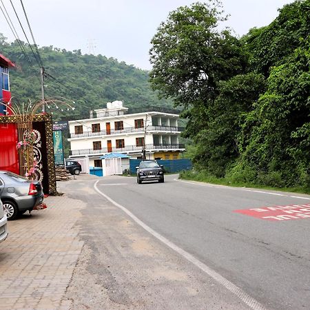 Hotel River Bank Mandi Ngoại thất bức ảnh